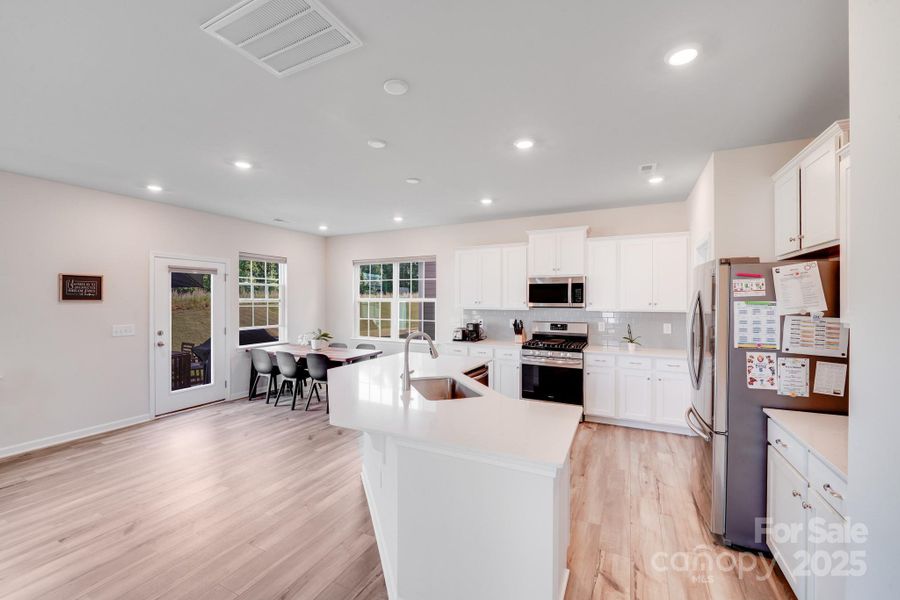Furnished interior view inside a new home in Elizabeth: Walk, Fort Mill (Image 35). Furnished interior view inside a new home in Elizabeth: Walk, Fort Mill (Image 35).