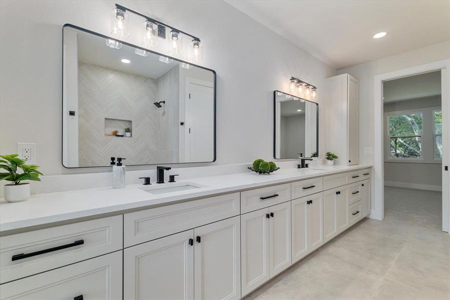 Furnished interior view inside a new home in , Southlake (Image 11).