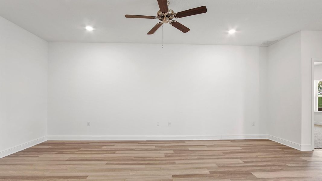 Spacious, unfurnished interior of a new home in Owl's Head Farms, Freeport (Image 12). Spacious, unfurnished interior of a new home in Owl's Head Farms, Freeport (Image 12).