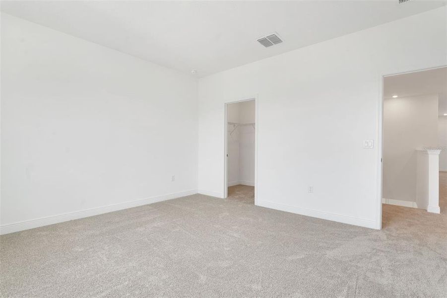 Spacious, unfurnished interior of a new home in Crossroads at Kelly Park, Apopka (Image 12).