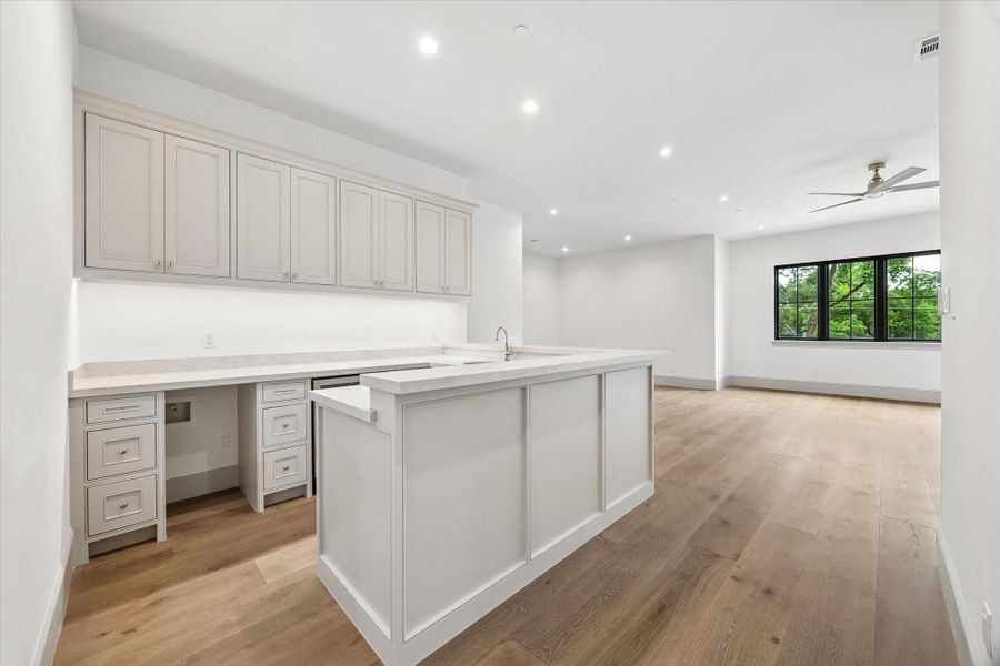 2nd story Wet bar adjacent to the Game Room. Perfect for movie nights with family 2nd story Wet bar adjacent to the Game Room. Perfect for movie nights with family