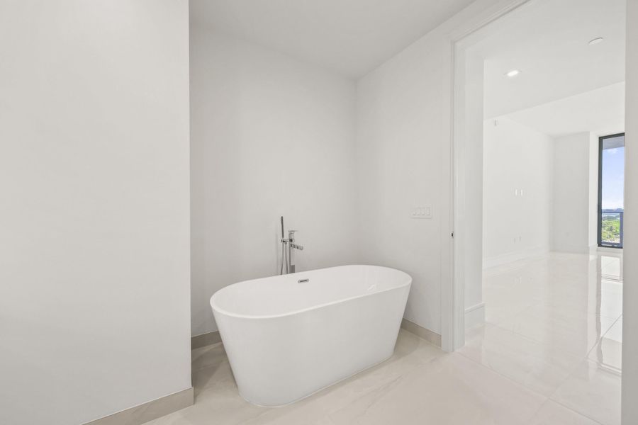 220 Lake Shore Drive - 22.jpg-FULL