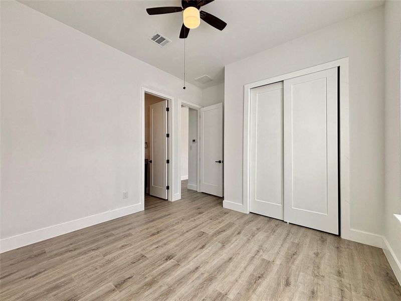 Spacious, unfurnished interior of a new home in , Palacios (Image 19).