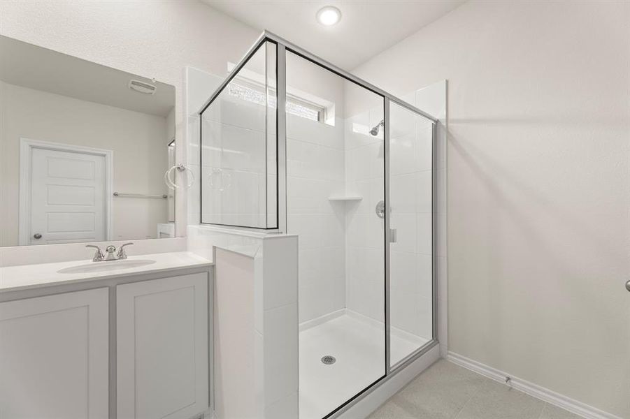 16. 3200 Yellow Pine - Bath (3)