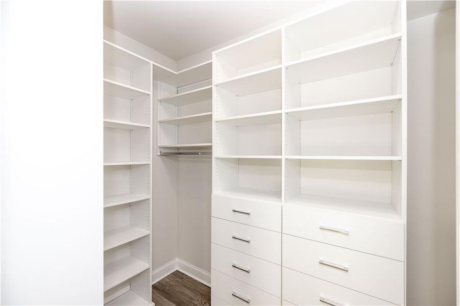 Spacious, unfurnished interior of a new home in Byers Park, Alpharetta (Image 40).