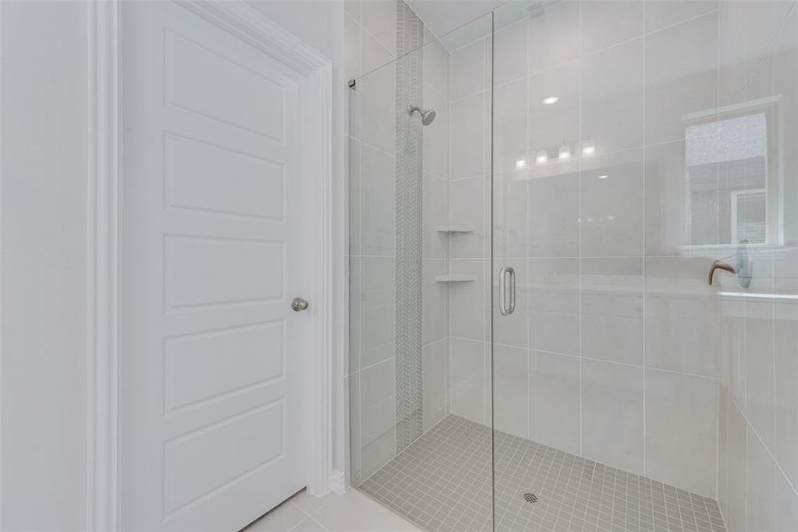 Image 37 of a home in Valencia On The Lake.