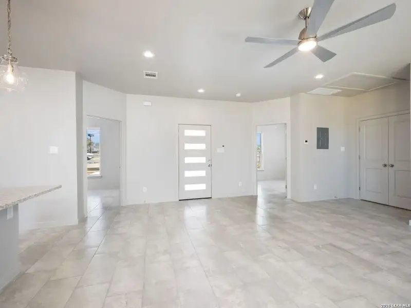 Spacious, unfurnished interior of a new home in , Lytle (Image 8).