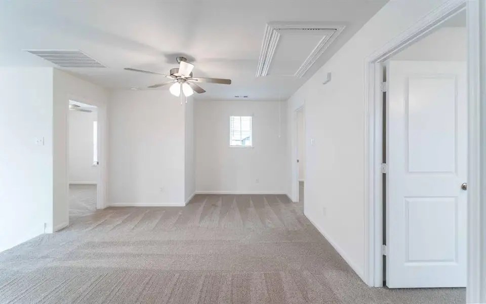 Spacious, unfurnished interior of a new home in Travis Ranch, Forney (Image 9). Spacious, unfurnished interior of a new home in Travis Ranch, Forney (Image 9).