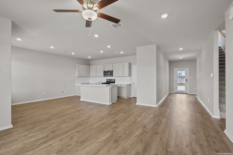 Spacious, unfurnished interior of a new home in Hickory Ridge, Elmendorf (Image 20). Spacious, unfurnished interior of a new home in Hickory Ridge, Elmendorf (Image 20).
