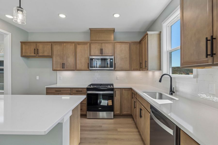 Furnished interior view inside a new home in Del Webb Barton Village, Lebanon (Image 12).