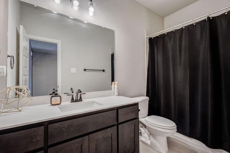 Furnished interior view inside a new home in , Rowlett (Image 7).