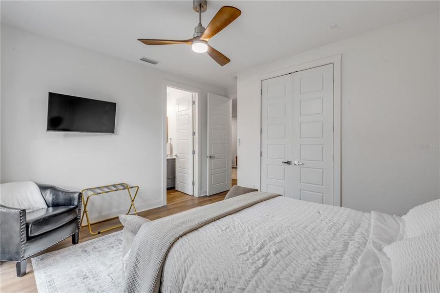 Furnished interior view inside a new home in , Edgewater (Image 10).