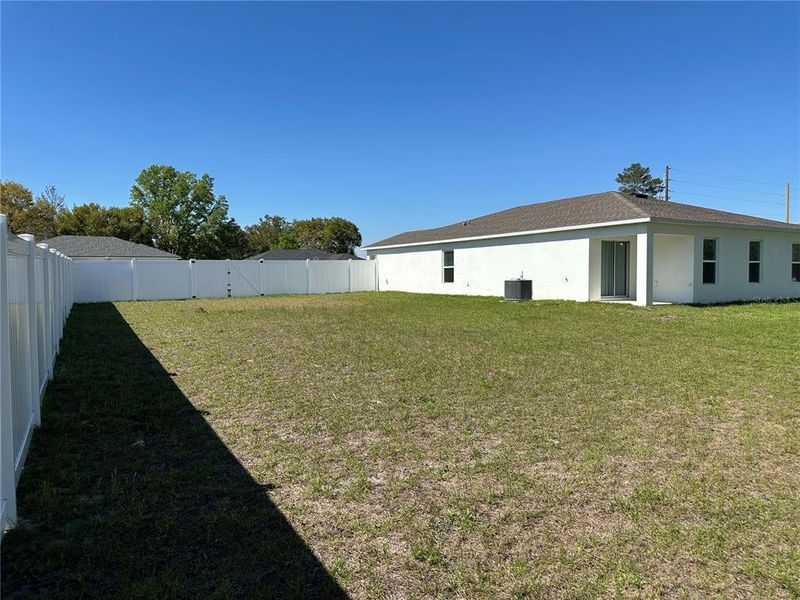Exterior details and patio area of a home in Marion Oaks, Ocala (Image 3).
