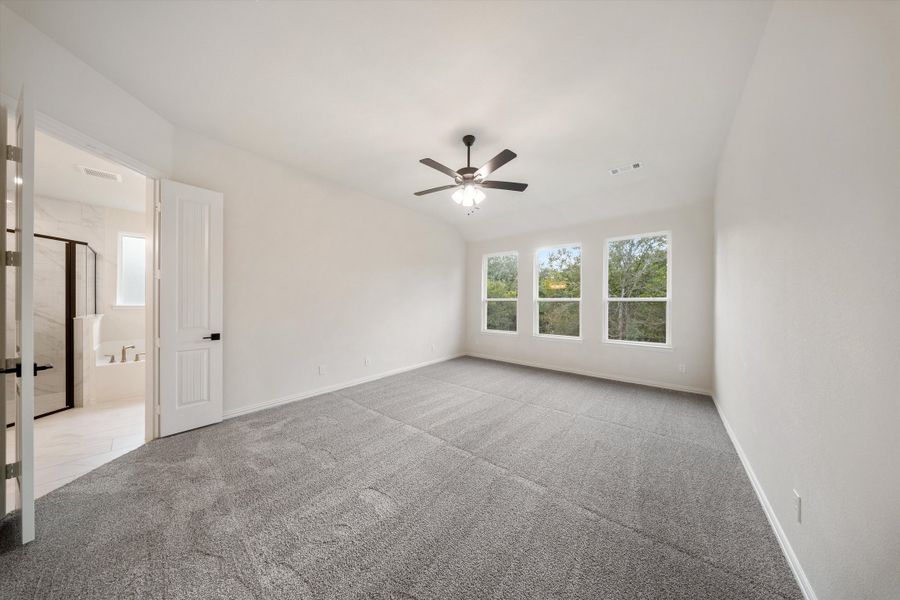 Spacious, unfurnished interior of a new home in Vista Oaks Estates, Royse City (Image 30).