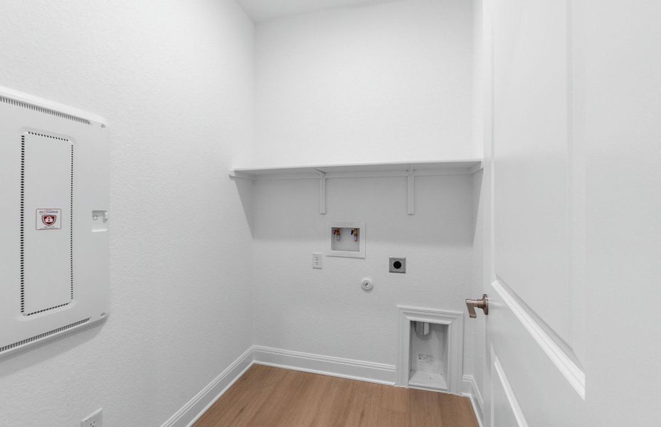 Spacious, unfurnished interior of a new home in Saddleback at Santa Rita Ranch, Liberty Hill (Image 50).