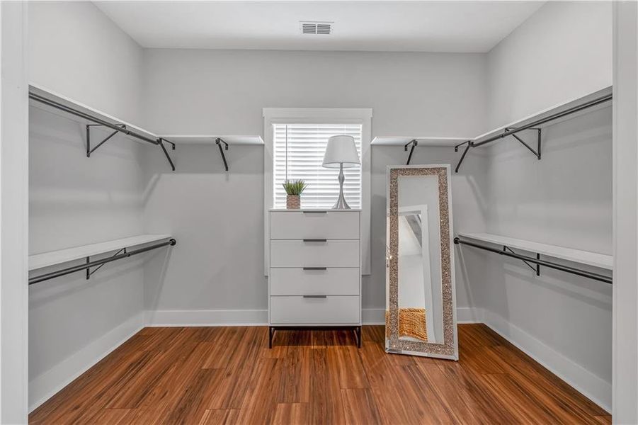 Spacious, unfurnished interior of a new home in , Emerson (Image 21).