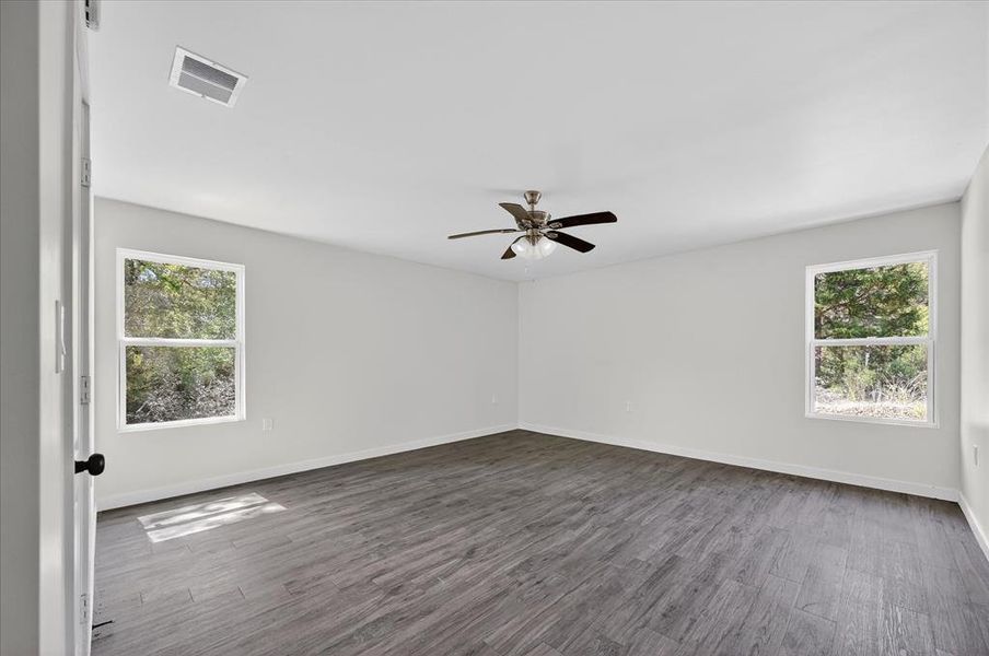 Spacious, unfurnished interior of a new home in , Mabank (Image 11).