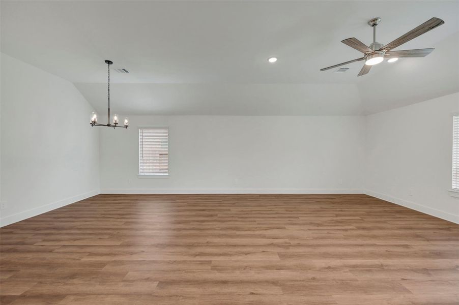 Spacious, unfurnished interior of a new home in Sorella, Tomball (Image 29).
