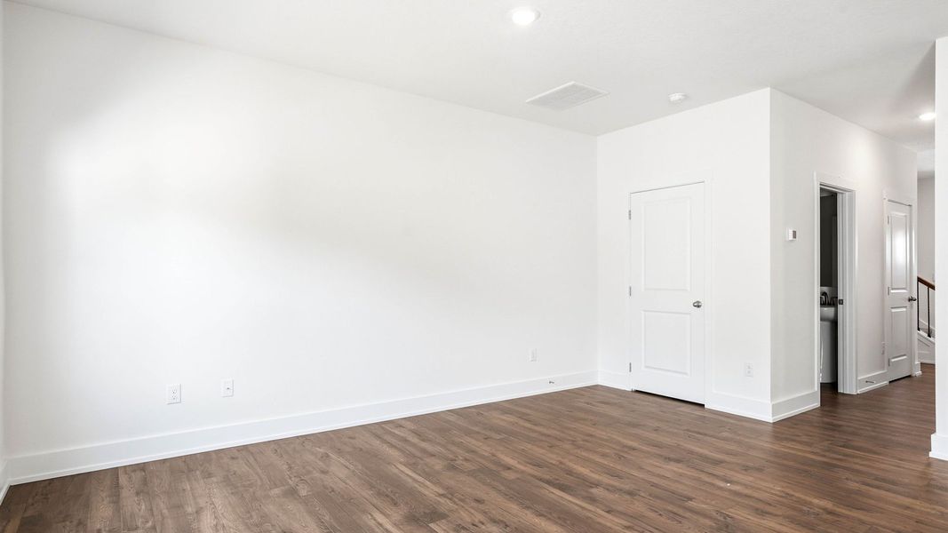 Spacious, unfurnished interior of a new home in Cherokee Crossing, Kodak (Image 11). Spacious, unfurnished interior of a new home in Cherokee Crossing, Kodak (Image 11).