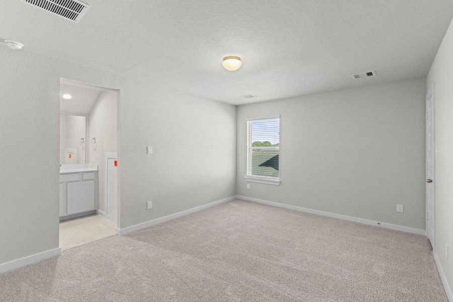 Spacious, unfurnished interior of a new home in Briarwood Crossing, Rosenberg (Image 19). Spacious, unfurnished interior of a new home in Briarwood Crossing, Rosenberg (Image 19).