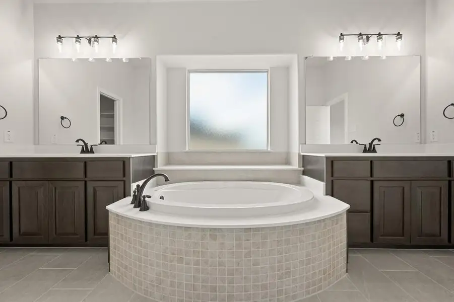 DFW-Redden Farms-Concept 2622-3457 Shorthorn Lane-Primary BathroomRisewell Homes-3