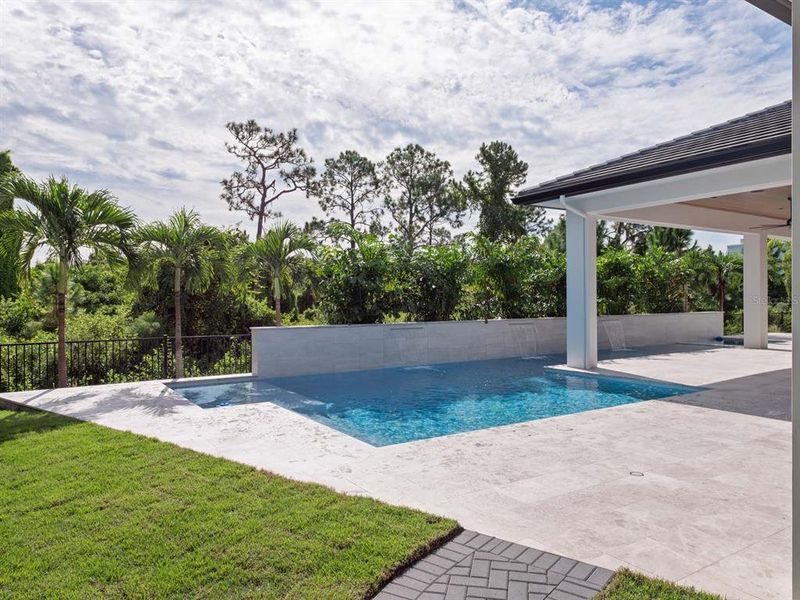 Exterior details and patio area of a home in , Orlando (Image 29).