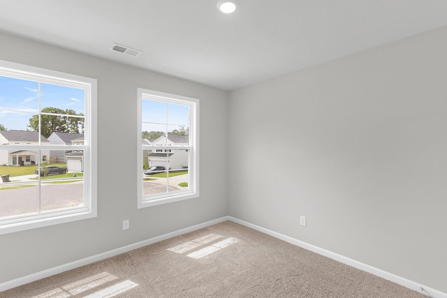 Spacious, unfurnished interior of a new home in Central Creek, Goose Creek (Image 33).