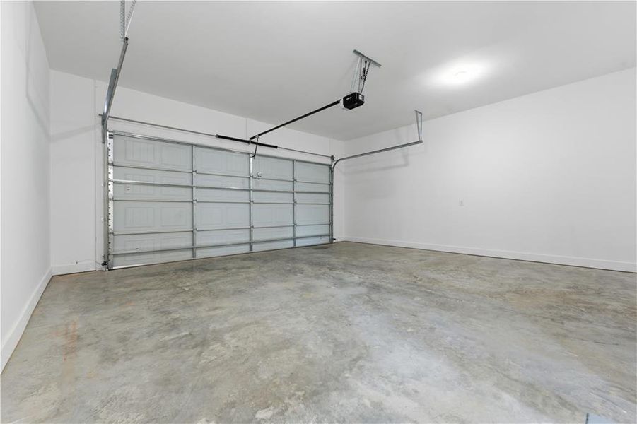 Spacious, unfurnished interior of a new home in , Mableton (Image 29).