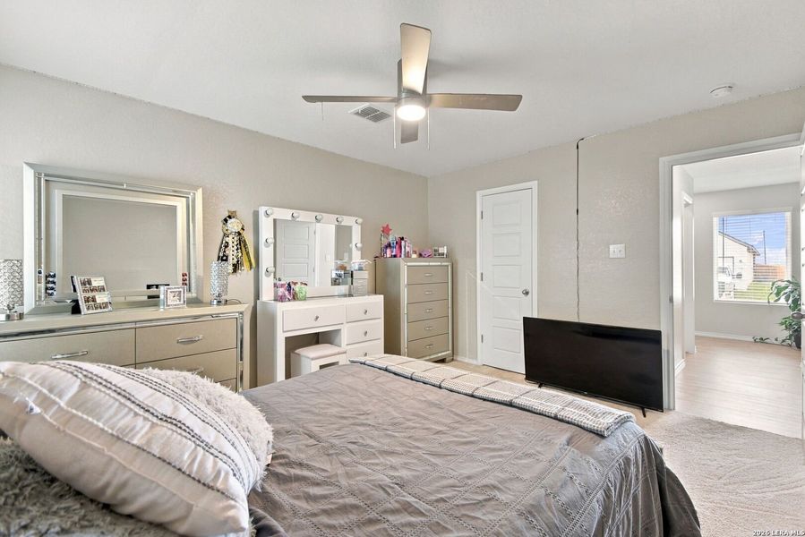 Furnished interior view inside a new home in Red Hawk Landing, San Antonio (Image 16). Furnished interior view inside a new home in Red Hawk Landing, San Antonio (Image 16).