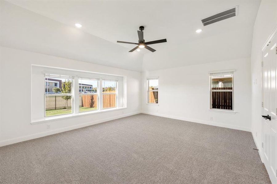 Spacious, unfurnished interior of a new home in Ridge Ranch Classic 60, Mesquite (Image 23).