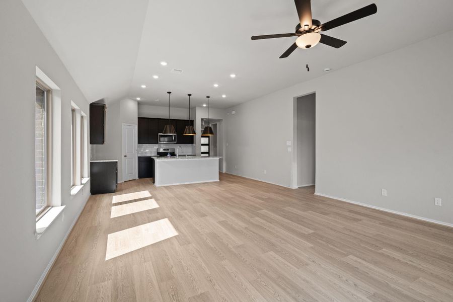 Spacious, unfurnished interior of a new home in Escondido, Magnolia (Image 25).