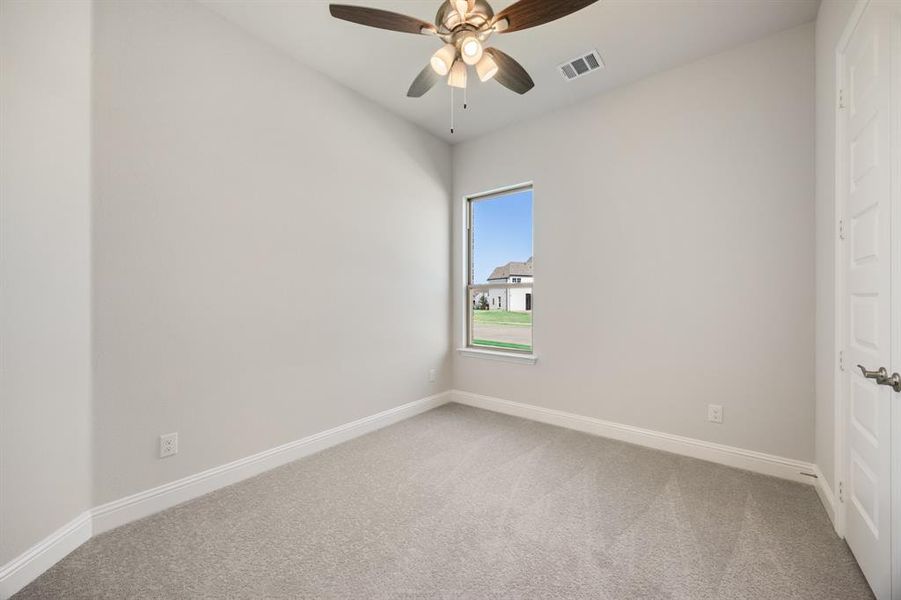 Spacious, unfurnished interior of a new home in Heath Golf and Yacht, Heath (Image 19).