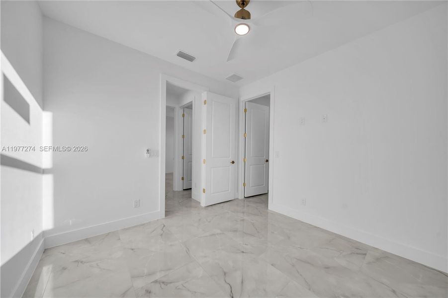 Spacious, unfurnished interior of a new home in , Cape Coral (Image 40).