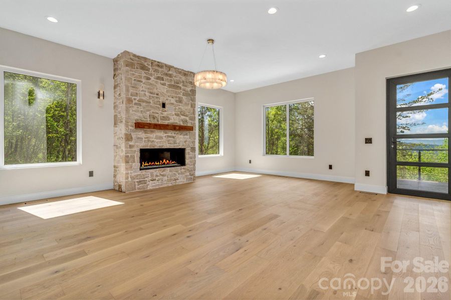 Spacious, unfurnished interior of a new home in , Leicester (Image 34).