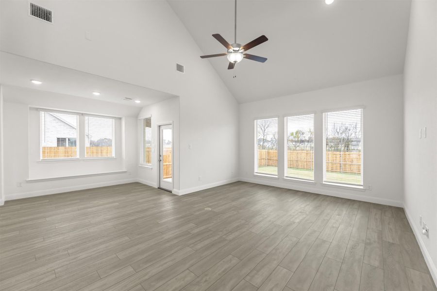 Spacious, unfurnished interior of a new home in Timberbrook, Justin (Image 18). Spacious, unfurnished interior of a new home in Timberbrook, Justin (Image 18).