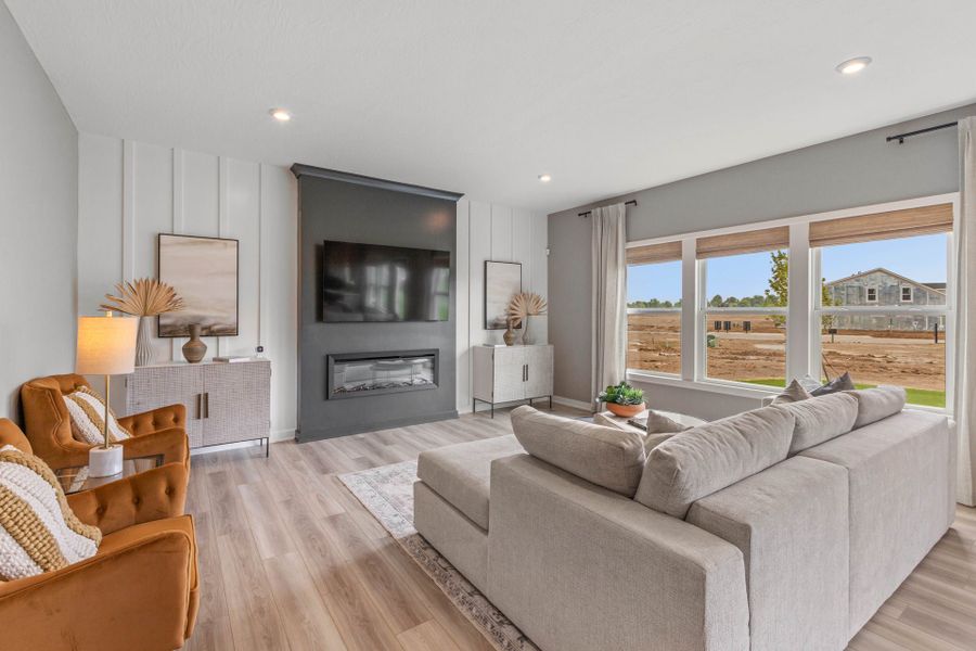 Representative furnished interior of a home built from the Breckenridge by Fischer Homes in Sage Woods, Dallas (Image 11).
