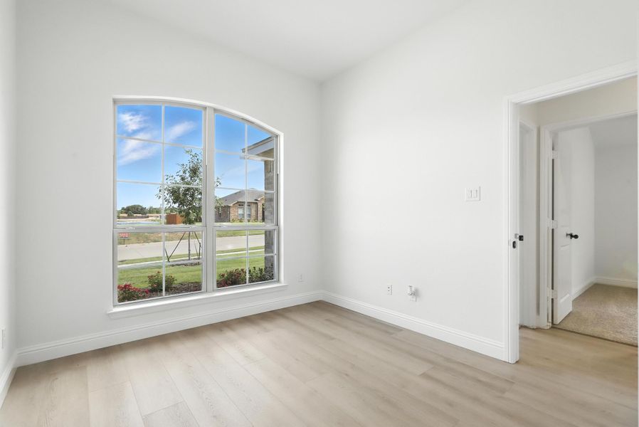 Representative unfurnished interior of a home built from the Iverson I by Cheldan Homes in Pitcock Addition, Graham (Image 69).