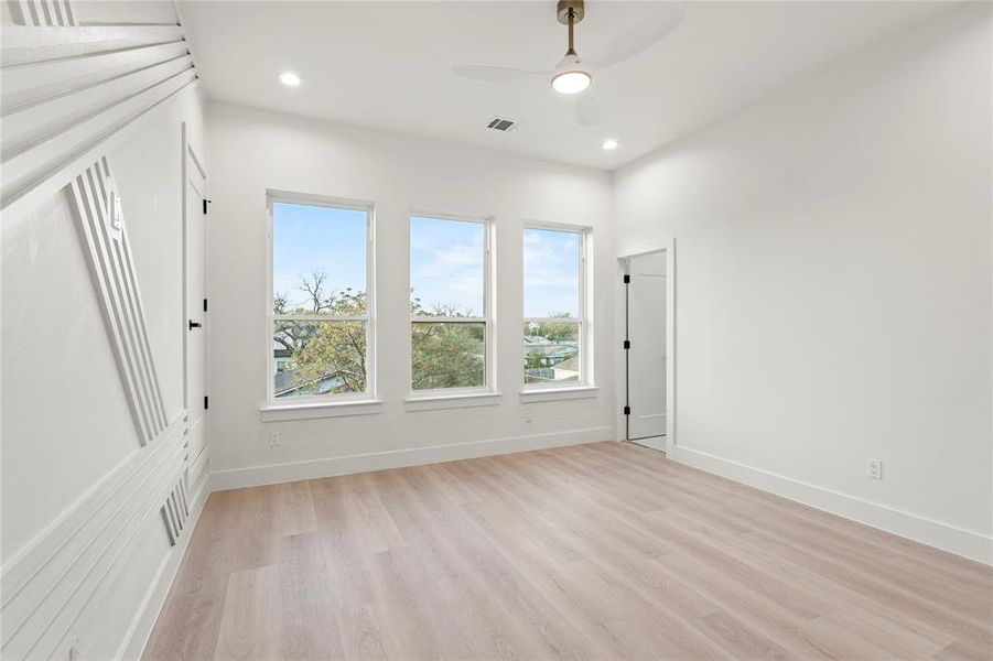 Spacious, unfurnished interior of a new home in , Dallas (Image 12).