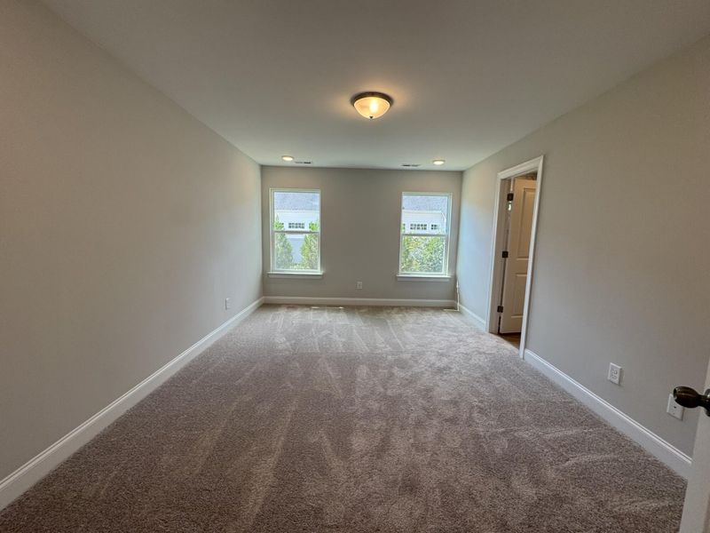 Spacious, unfurnished interior of a new home in Harrisburg Village Townhomes, Harrisburg (Image 12).
