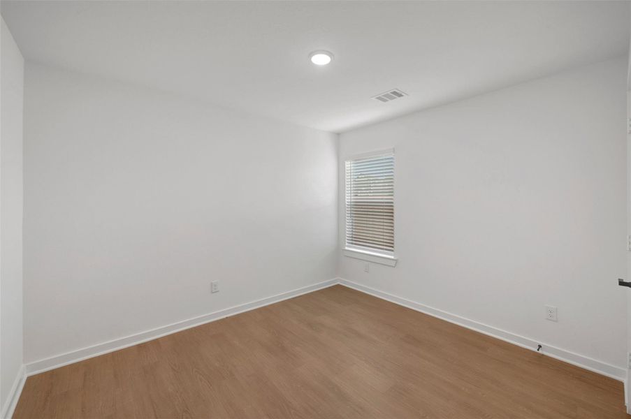 Spacious, unfurnished interior of a new home in Summerview, Fulshear (Image 25).