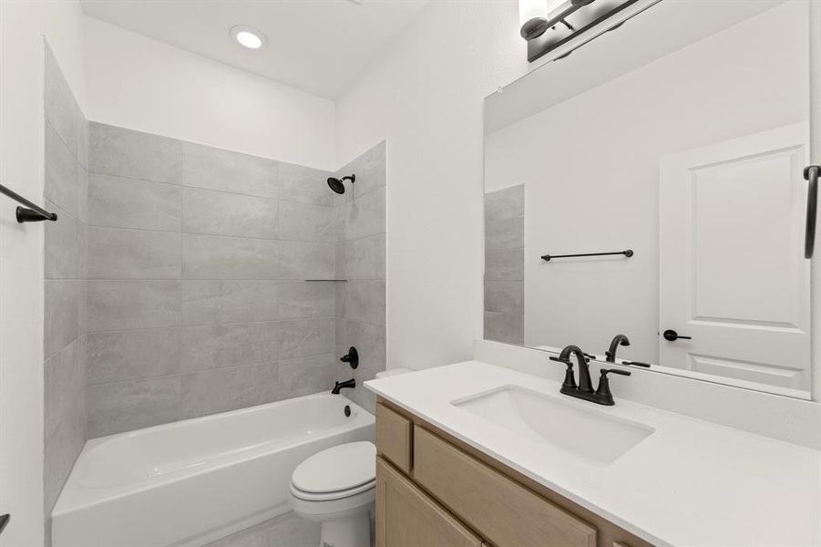 08. 2328 Leighton Top - 2ND Bath