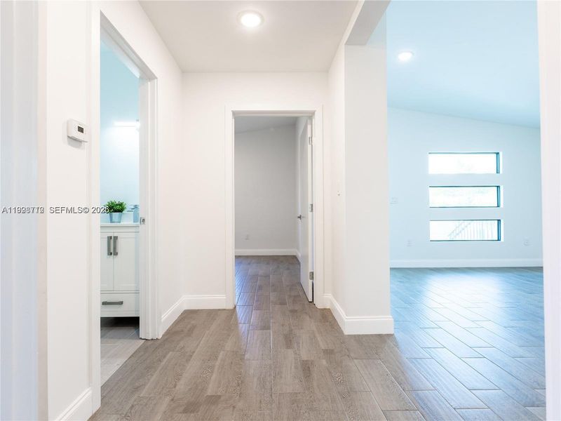 Spacious, unfurnished interior of a new home in , Pompano Beach (Image 33).