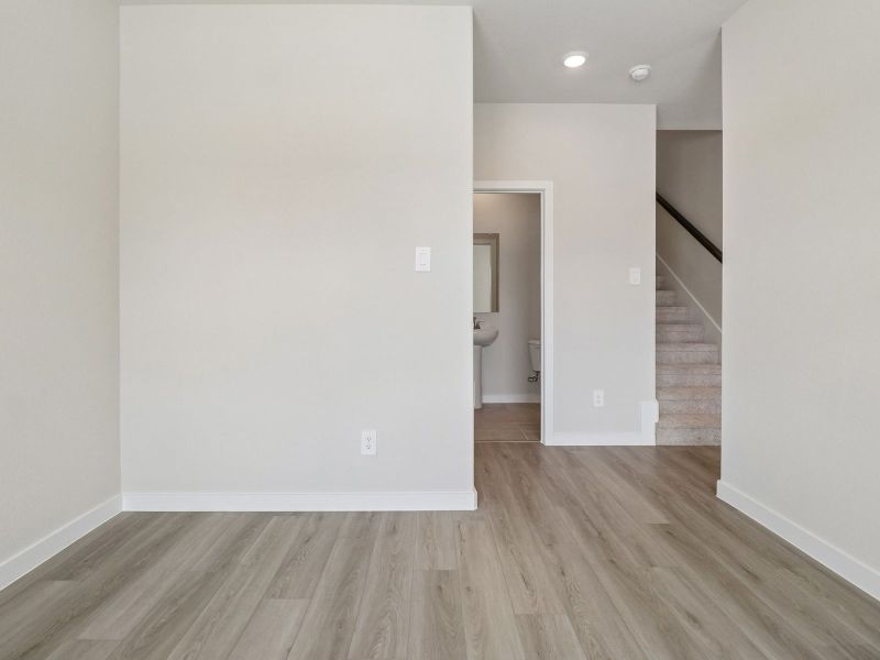 Spacious, unfurnished interior of a new home in Cibolo Hills West - Spring Series, Fort Worth (Image 14).