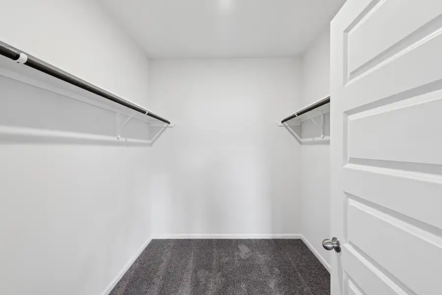 Spacious, unfurnished interior of a new home in Sierra Vista, Rosharon (Image 28).