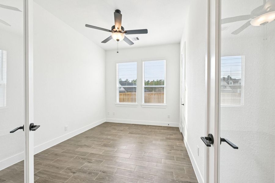 Spacious, unfurnished interior of a new home in Kresston, Montgomery (Image 35).