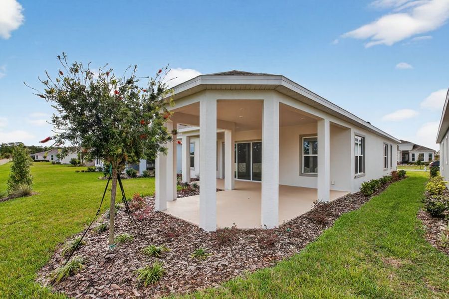 Exterior details and patio area of a home in Center Lake Ranch Community Group Page, St. Cloud (Image 20).