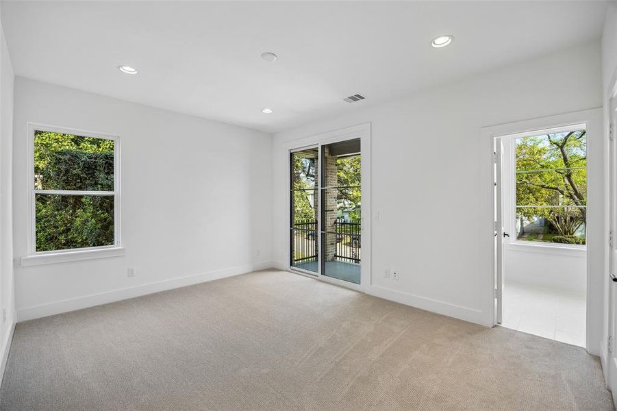 Spacious, unfurnished interior of a new home in , Dallas (Image 24).