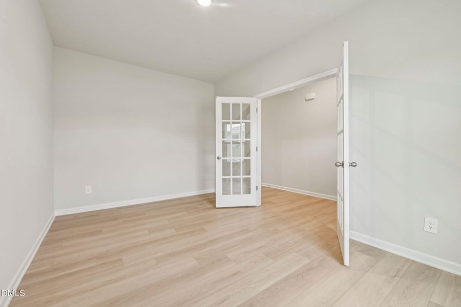 16-web-or-mls-Oak Manor - Raleigh - 153 16-web-or-mls-Oak Manor - Raleigh - 153