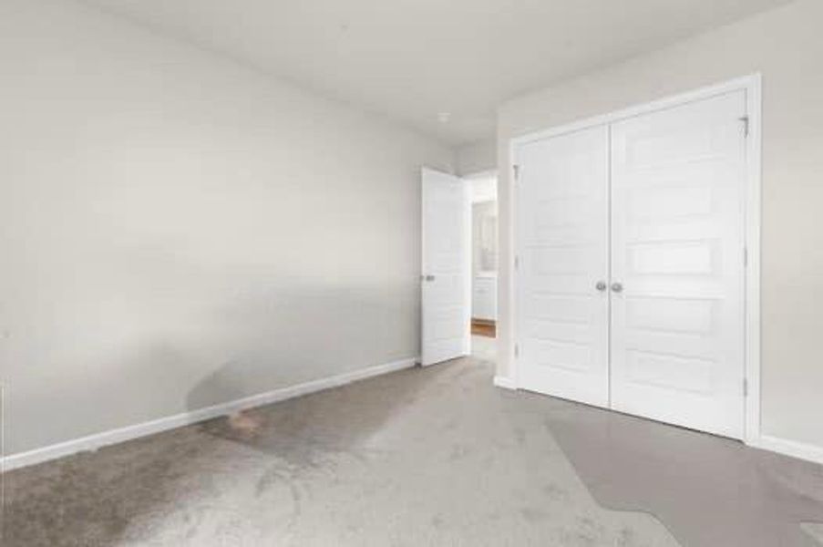 Spacious, unfurnished interior of a new home in , Summerville (Image 12).