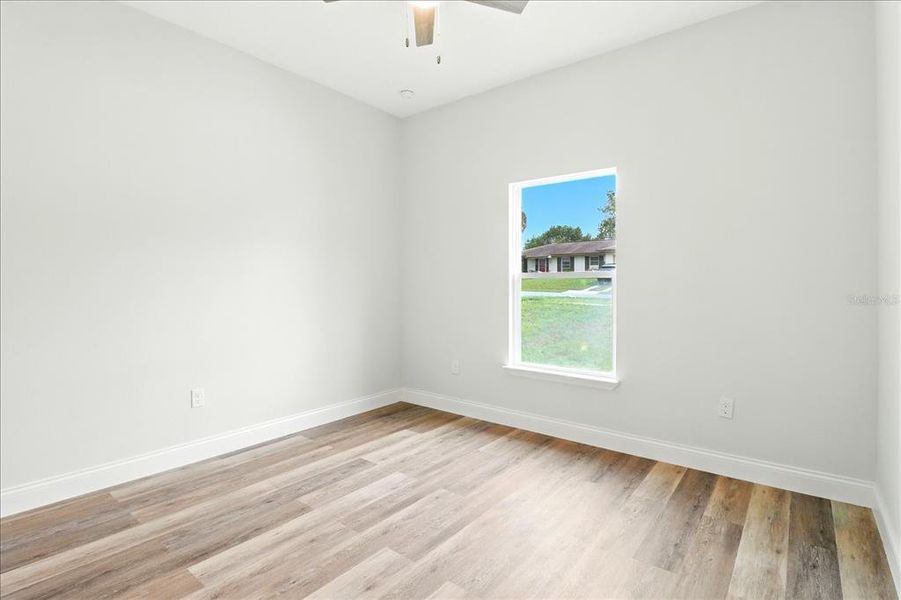 Spacious, unfurnished interior of a new home in , Citrus Springs (Image 36).